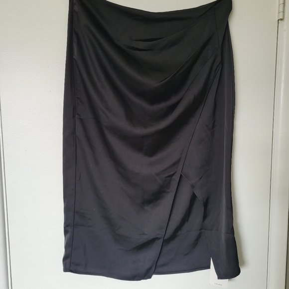 Halara Satin Midi-Tulip Skirt - Never Worn! - Picture 4 of 5